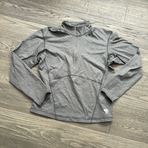 Mountain Hardwear Grey 1/2 zip long sleeve workout top - Picture 1 of 11